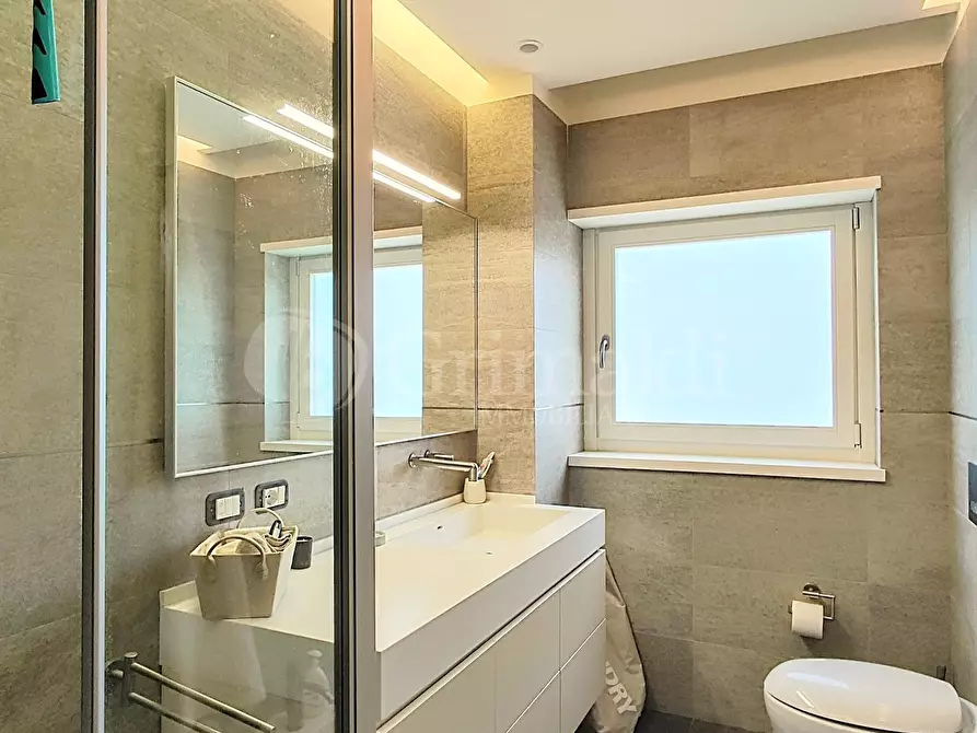 Immagine 43 di Villa in vendita  a Anzio