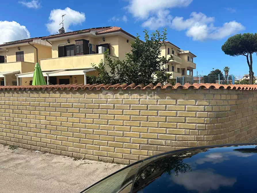 Immagine 6 di Casa bifamiliare in vendita  in Via Lago di Carezza 13 a Nettuno