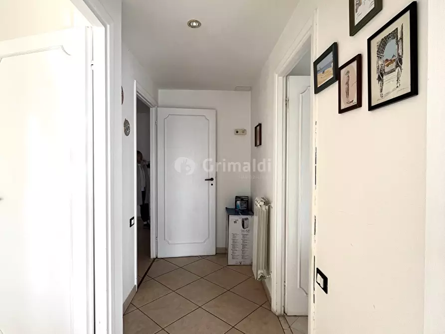 Immagine 11 di Trilocale in vendita  in Via Eolo 59 a Nettuno