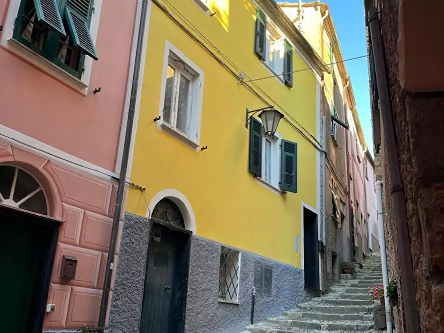 Immagine 2 di Rustico / casale in vendita  in Via alla Chiesa 96 a Castiglione Chiavarese