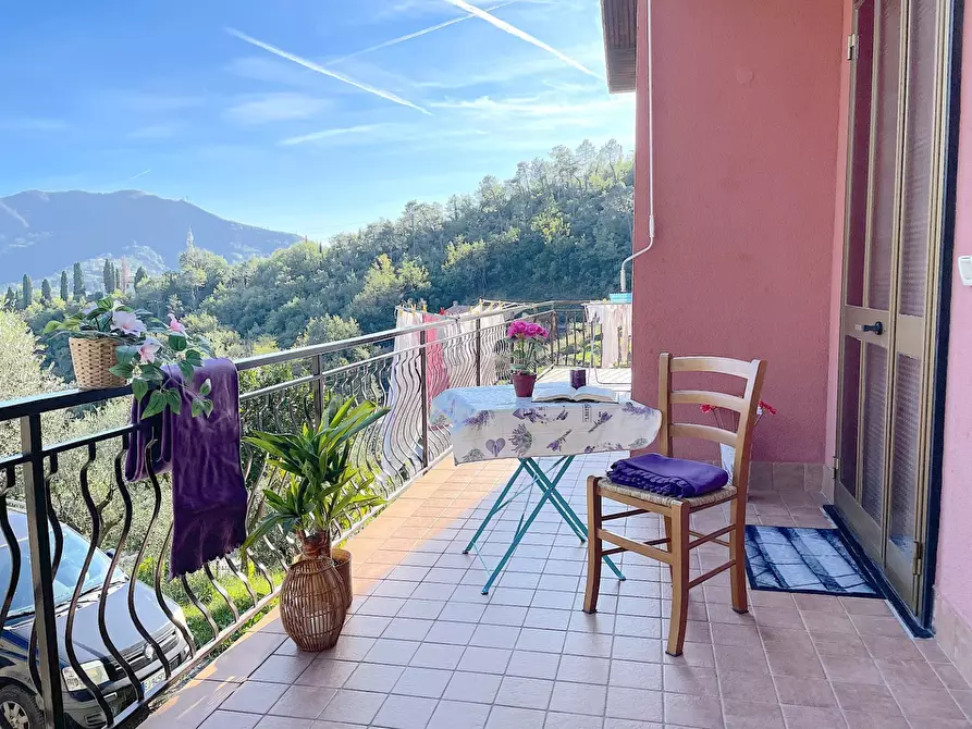 Immagine 1 di Villa in vendita  in Via Olivella Caminata 22 a Casarza Ligure