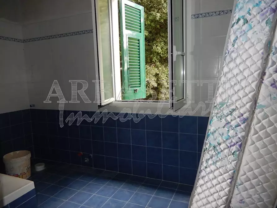 Immagine 10 di Villa in vendita  in Via Arturo Rossi a Castiglione Chiavarese