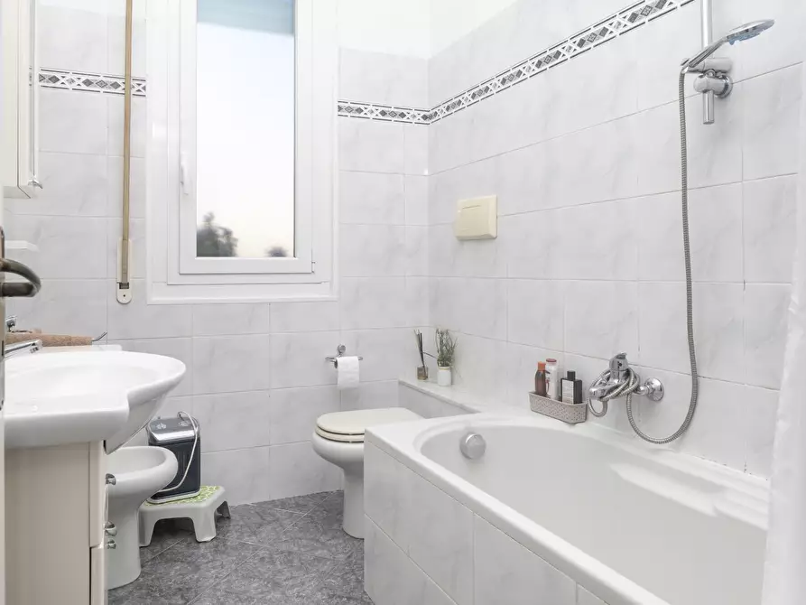 Immagine 17 di Appartamento in vendita  in Via Piacenza 2 a Sestri Levante