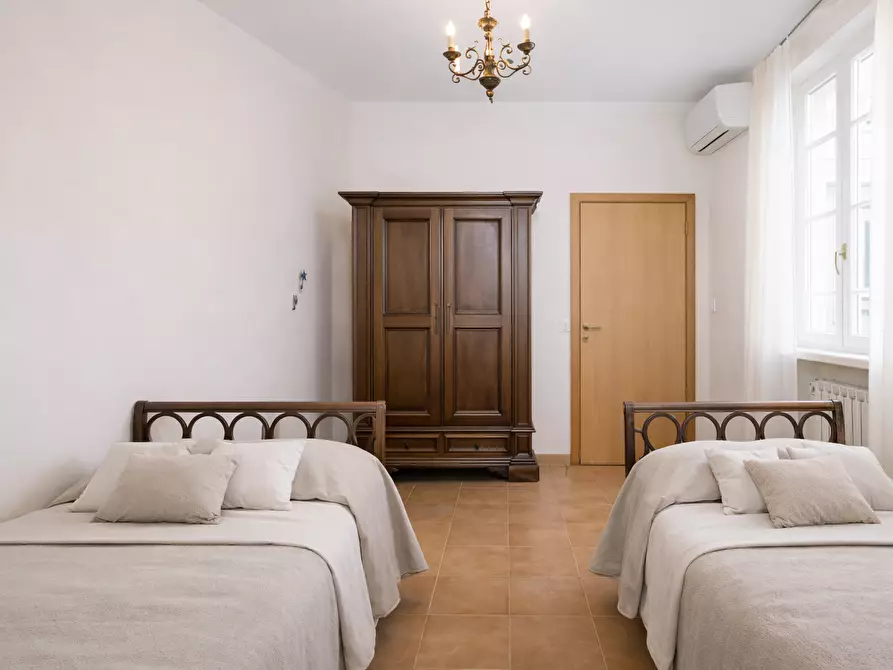 Immagine 4 di Trilocale in vendita  a Rosignano Marittimo