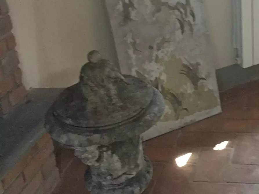 Immagine 8 di Rustico / casale in vendita  a Livorno