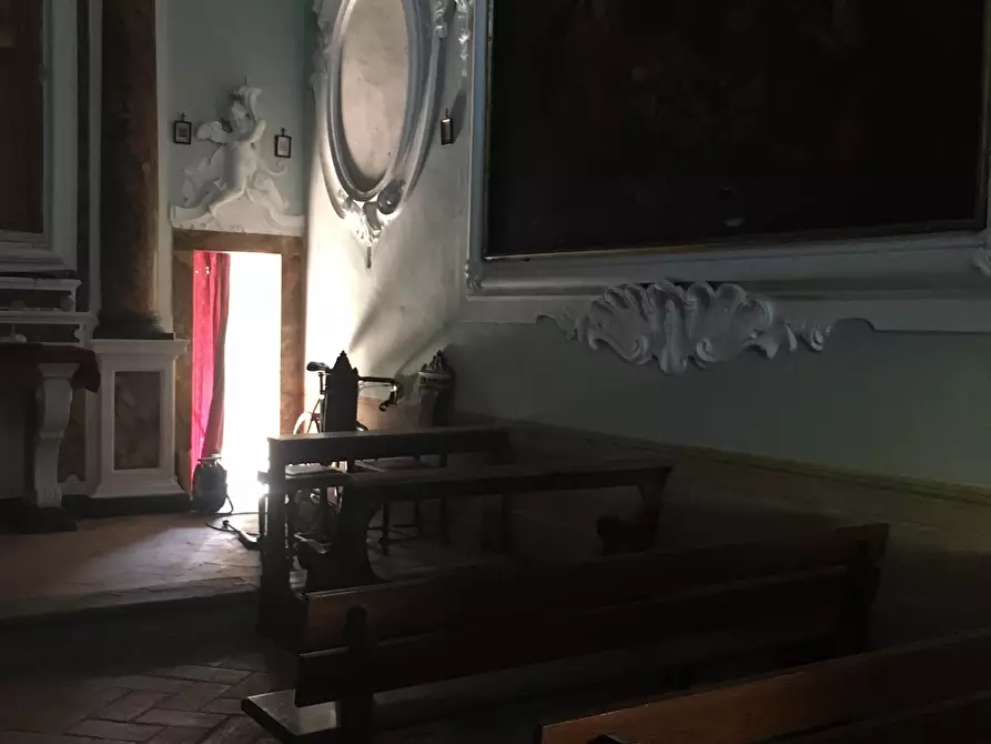 Immagine 10 di Rustico / casale in vendita  a Livorno