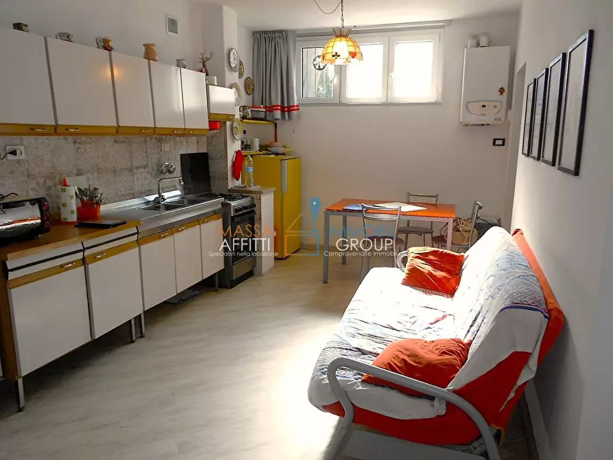 Immagine 8 di Trilocale in vendita  in Via Argine Destro Carrione 15 a Carrara