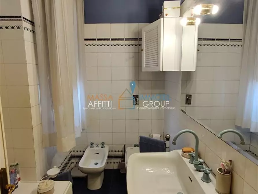 Immagine 15 di Pentalocale in vendita  in Via Ferdinando Rossi 12 a Massa