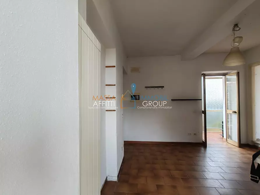 Immagine 4 di Bilocale in vendita  in Via Aurelia Sud 2 a Massa