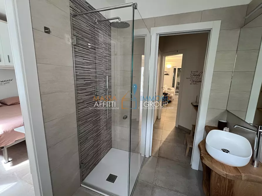 Immagine 38 di Quadrilocale in vendita  in Via Cateratte 81 a Montignoso