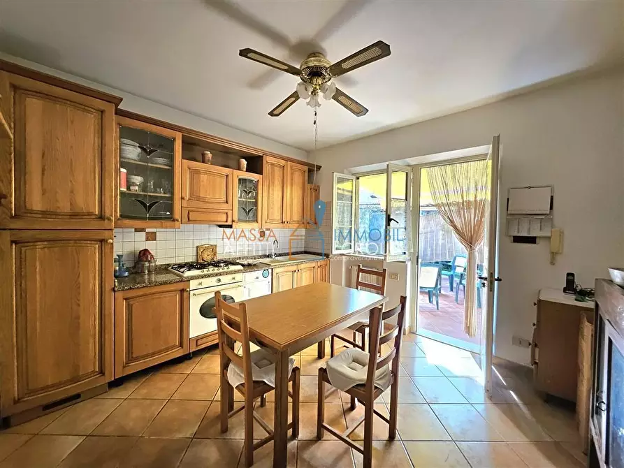 Immagine 6 di Porzione di casa in vendita  in Via Pratta 6 a Massa