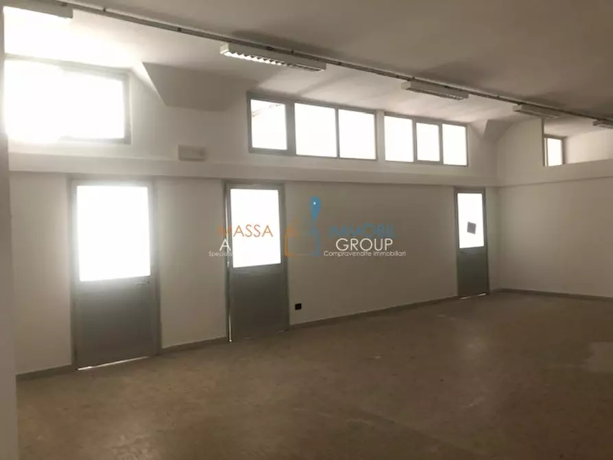 Immagine 17 di Ufficio in affitto  in Via Democrazia 7 a Massa