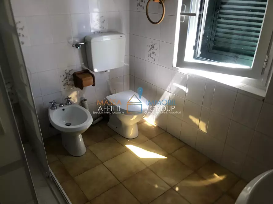 Immagine 10 di Porzione di casa in affitto  in Viale Zaccagna D 9 a Carrara