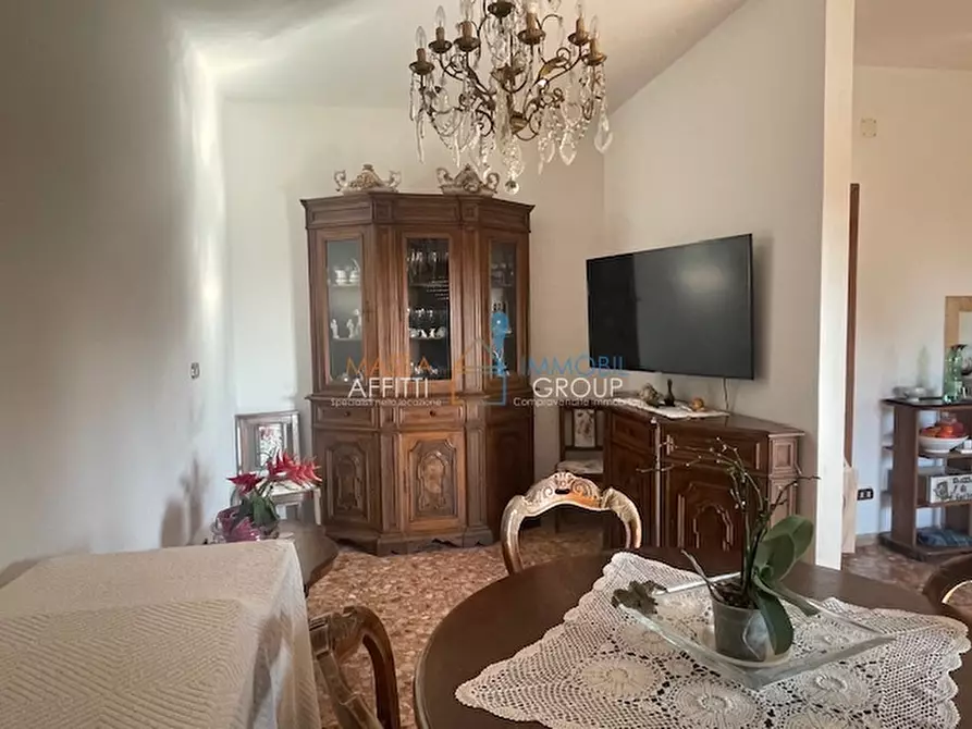 Immagine 22 di Pentalocale in vendita  in Viale Giacomo Puccini 26 a Massa