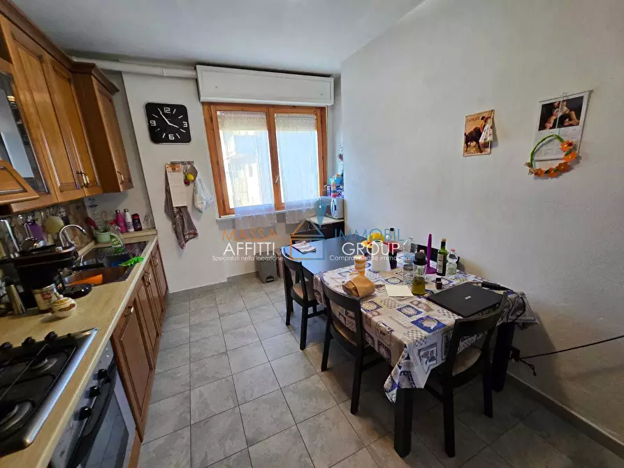 Immagine 7 di Pentalocale in vendita  in Via Manara Valgimigli 9 a Massa