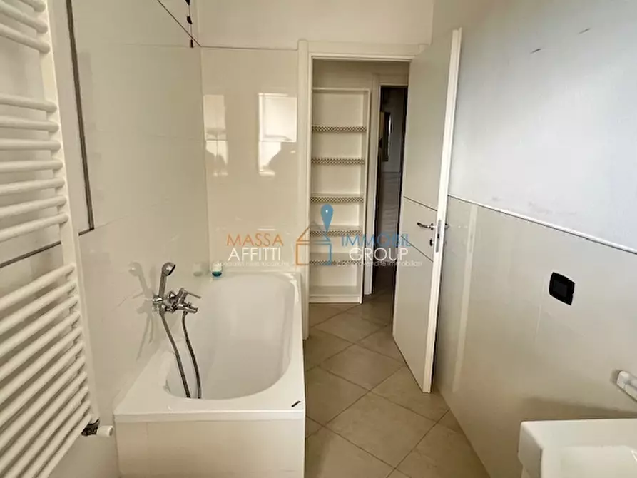 Immagine 22 di Quadrilocale in vendita  in Via della Quercia 58 a Massa