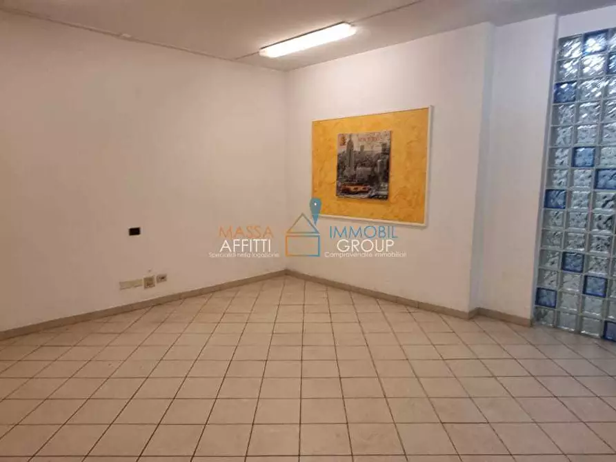 Immagine 4 di Pentalocale in vendita  in Viale Eugenio Chiesa 60 a Massa