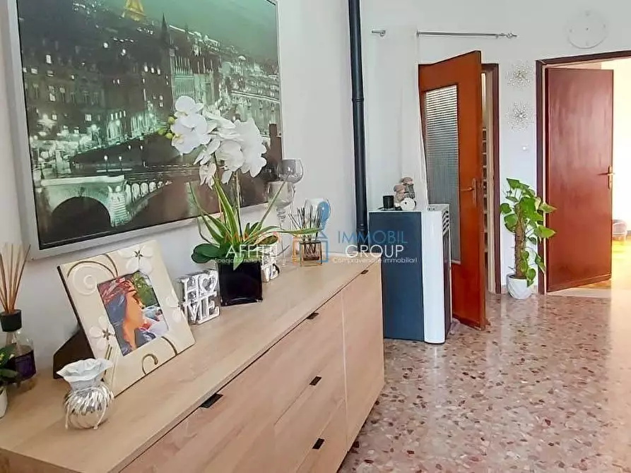 Immagine 8 di Porzione di casa in vendita  in Viale Monzoni 2TER a Carrara