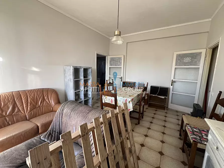 Immagine 11 di Quadrilocale in vendita  in Via G. Carducci 169 a Massa