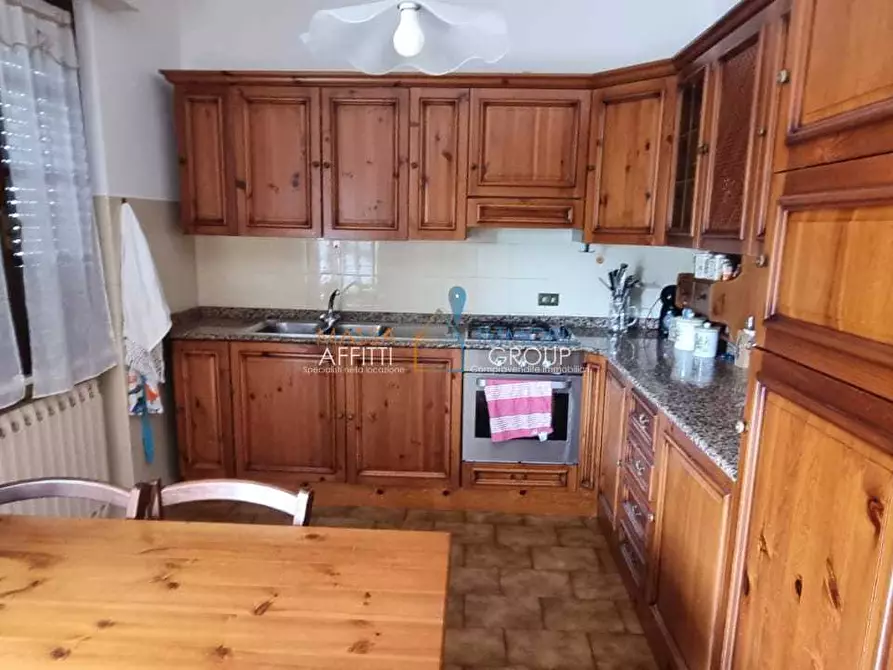 Immagine 14 di Pentalocale in affitto  in via bergiola 26 a Massa