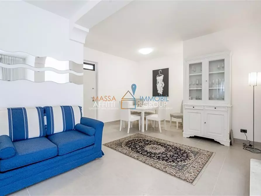 Immagine 1 di Porzione di casa in vendita  in Viale Marina 114 a Montignoso