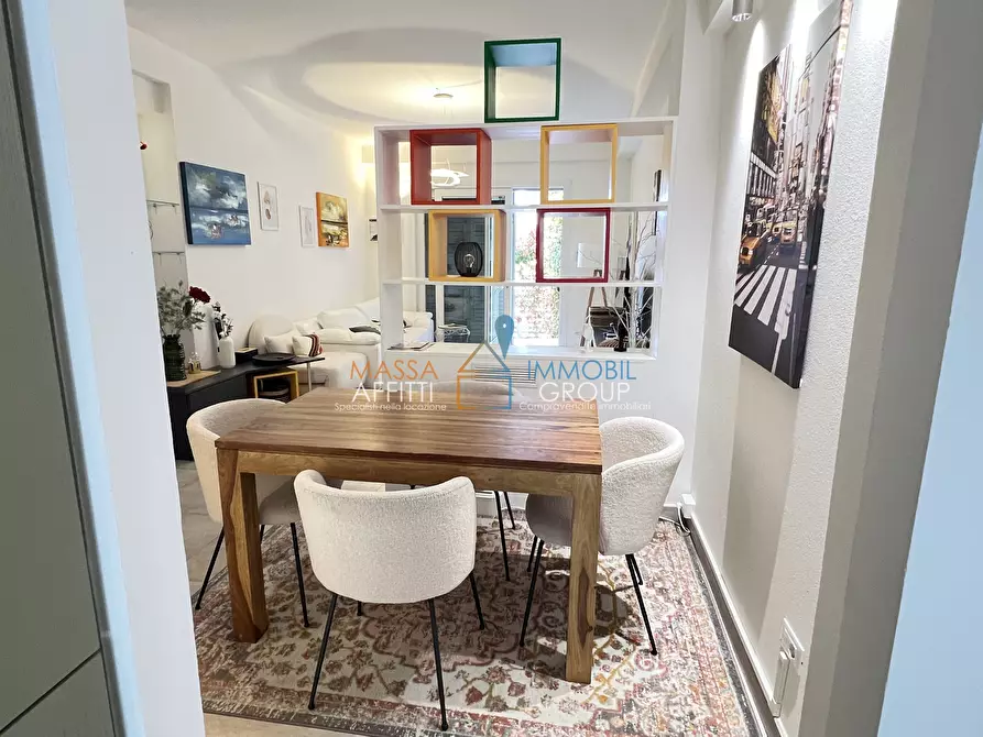 Immagine 21 di Quadrilocale in vendita  in Via Cateratte 81 a Montignoso