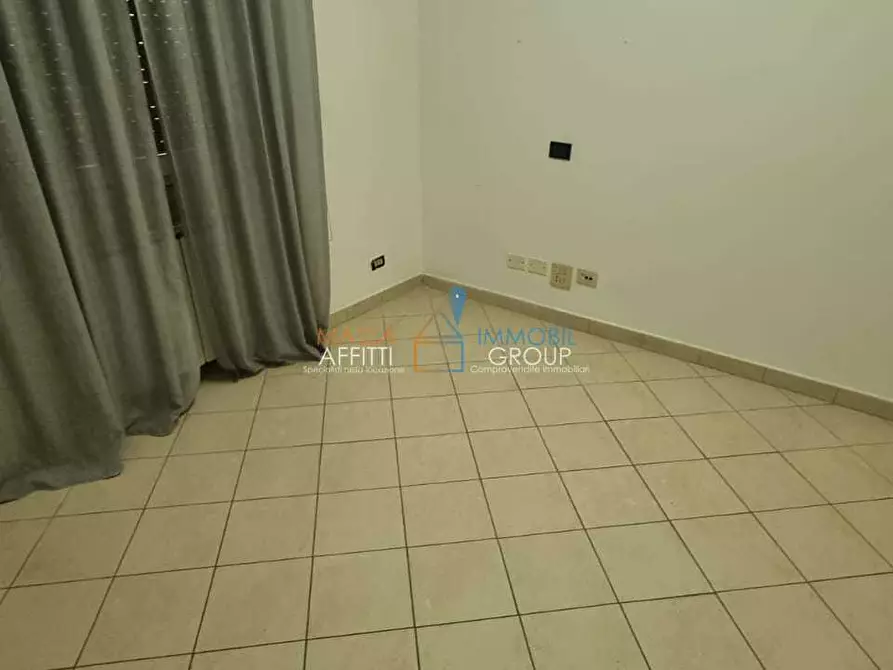 Immagine 17 di Pentalocale in vendita  in Viale Eugenio Chiesa 60 a Massa