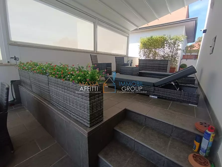 Immagine 4 di Porzione di casa in vendita  in Via del Conte 30 a Montignoso