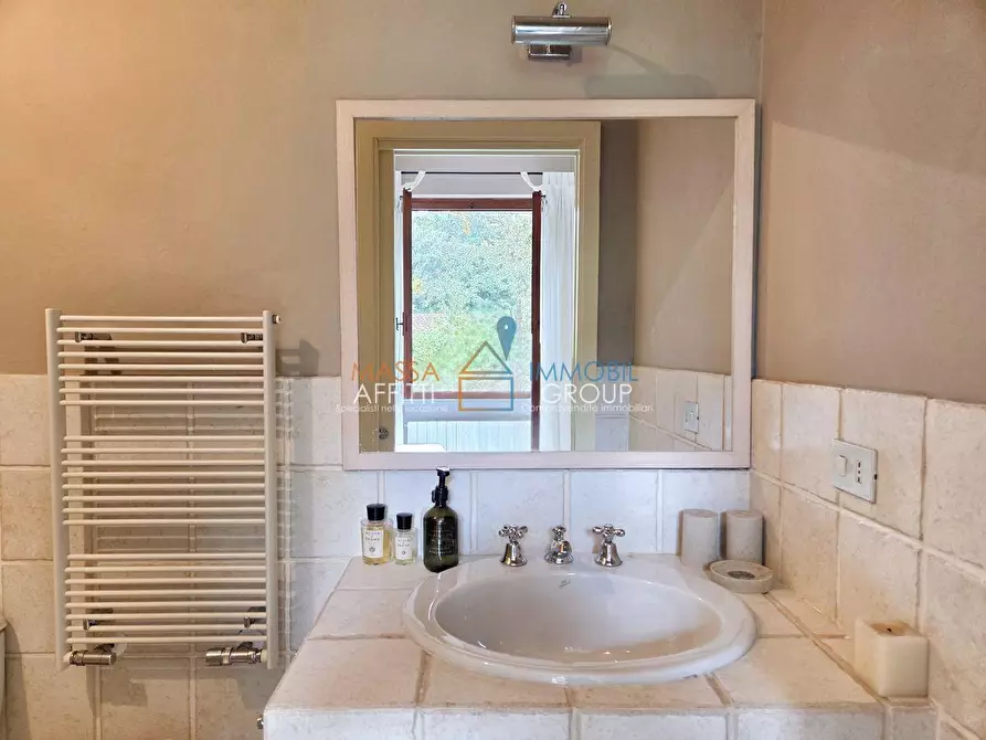 Immagine 27 di Villa in vendita  in Via dei Fortini 75 a Massa