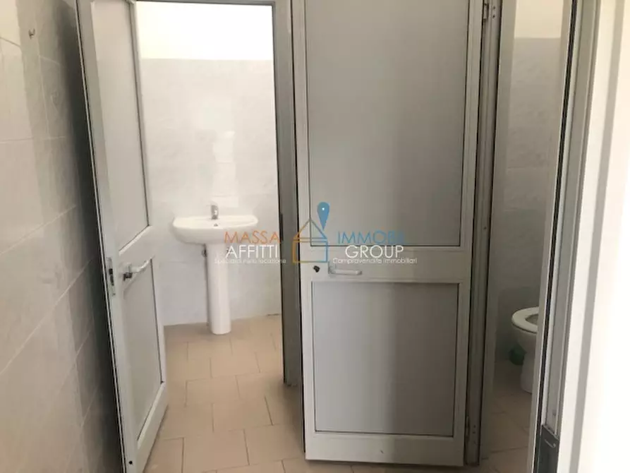 Immagine 31 di Ufficio in affitto  in Via Democrazia 7 a Massa