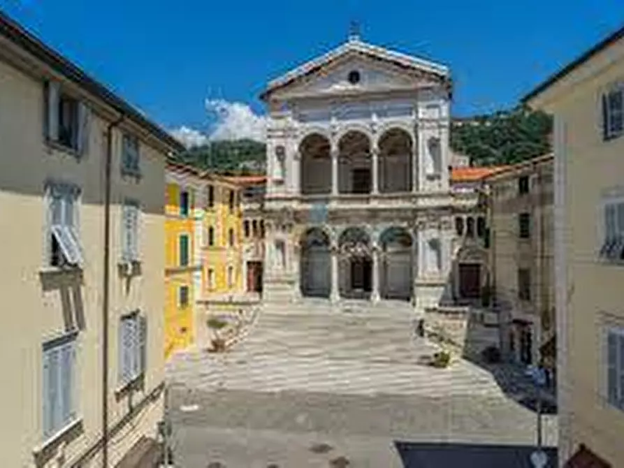 Immagine 5 di Attività artigianale in affitto  in Via Benedetto Croce 18 a Massa