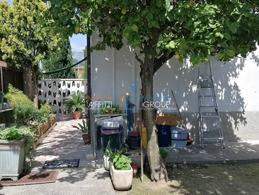 Immagine 4 di Porzione di casa in vendita  in Viale Monzoni 2TER a Carrara