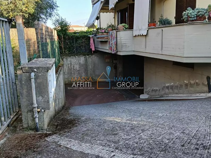 Immagine 18 di Villetta a schiera in vendita  in Via Venezia 42 a Massa