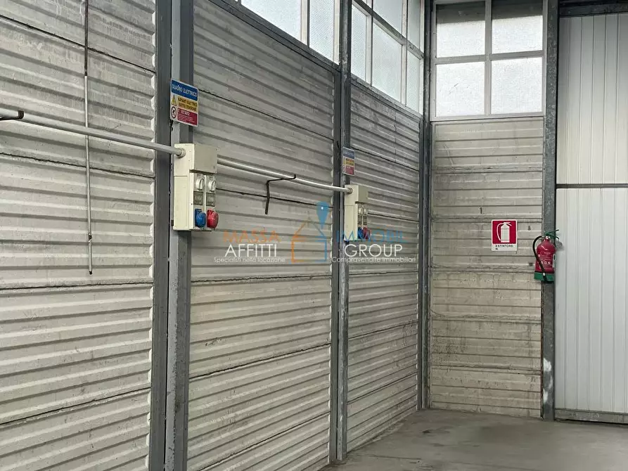 Immagine 8 di Attività artigianale in affitto  in Viale della Repubblica 35 a Massa