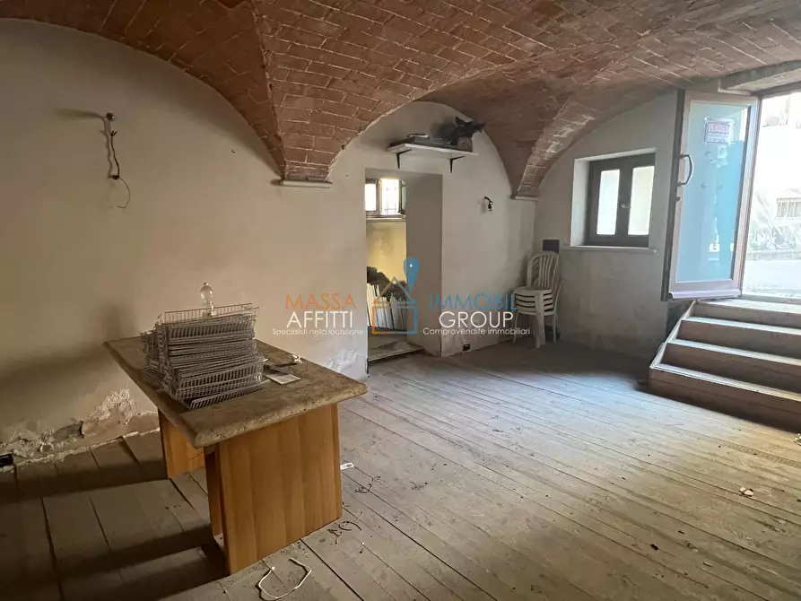 Immagine 3 di Magazzino in vendita  in Via Gino Menconi 23BIS a Carrara
