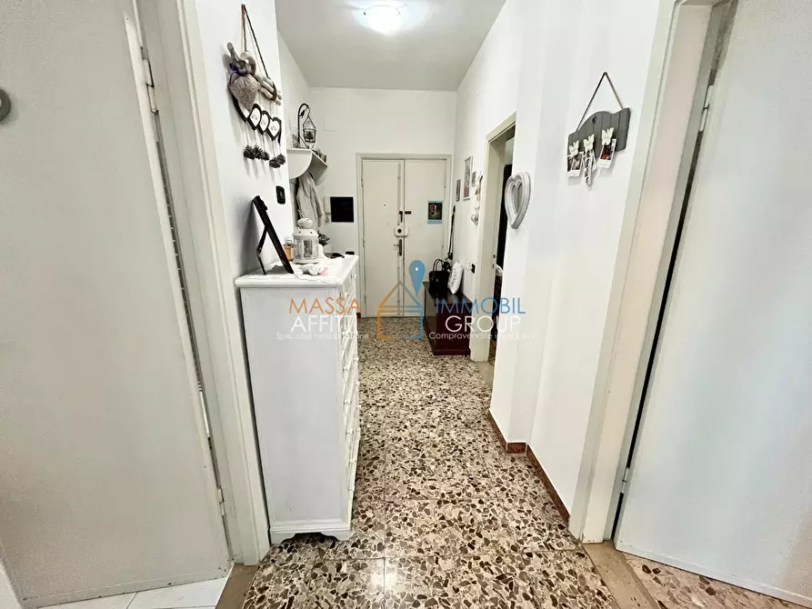 Immagine 12 di Pentalocale in vendita  in Viale Roma 191 a Massa