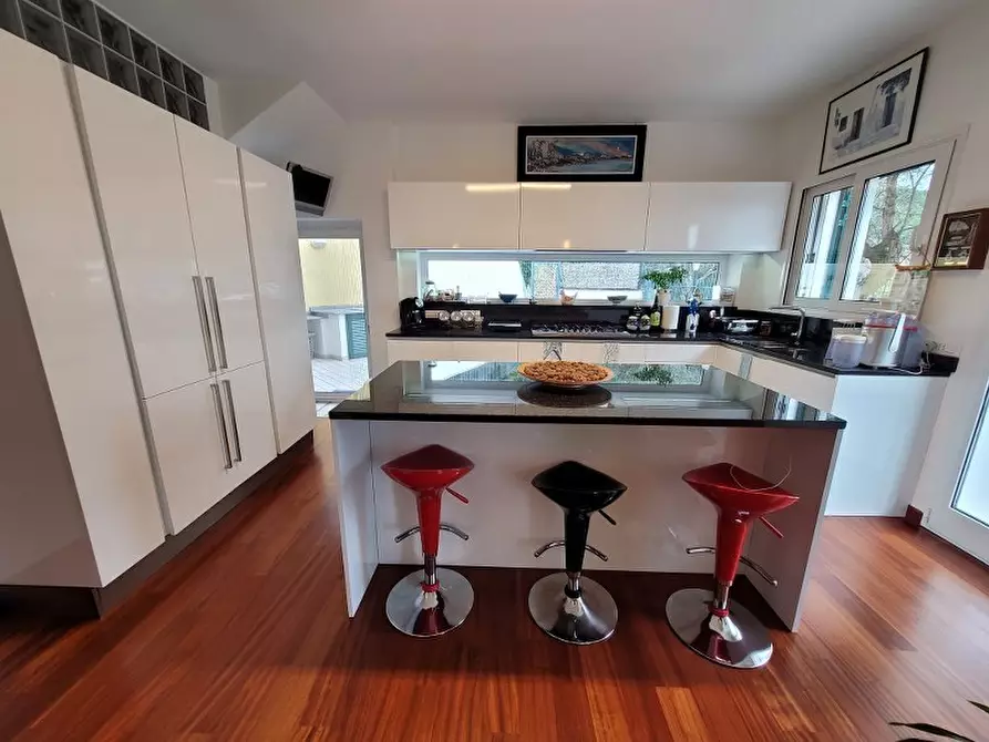 Immagine 19 di Villa in vendita  in via Neghelli 145 a Alassio