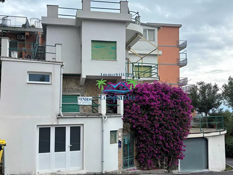 Immagine 1 di Casa bifamiliare in vendita  in via Trinacria 3 a Andora