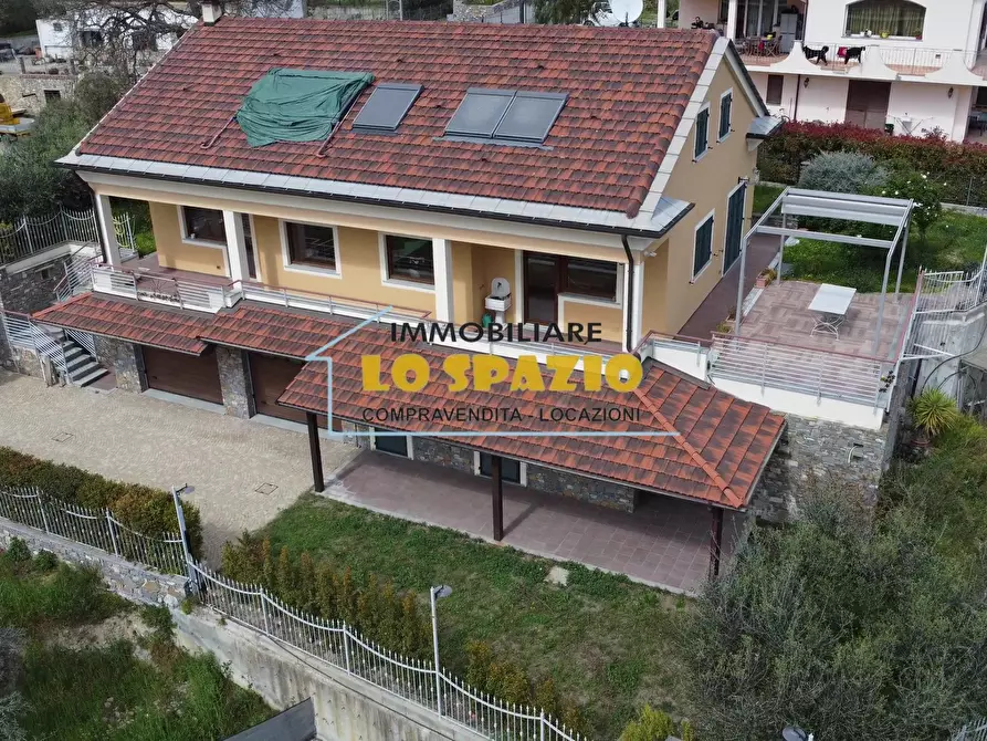 Immagine 1 di Villa in vendita  in pian rosso a Andora