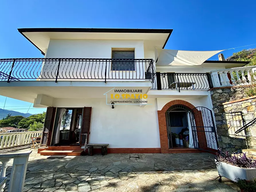Immagine 27 di Villa in vendita  in via soprana 21 a Andora
