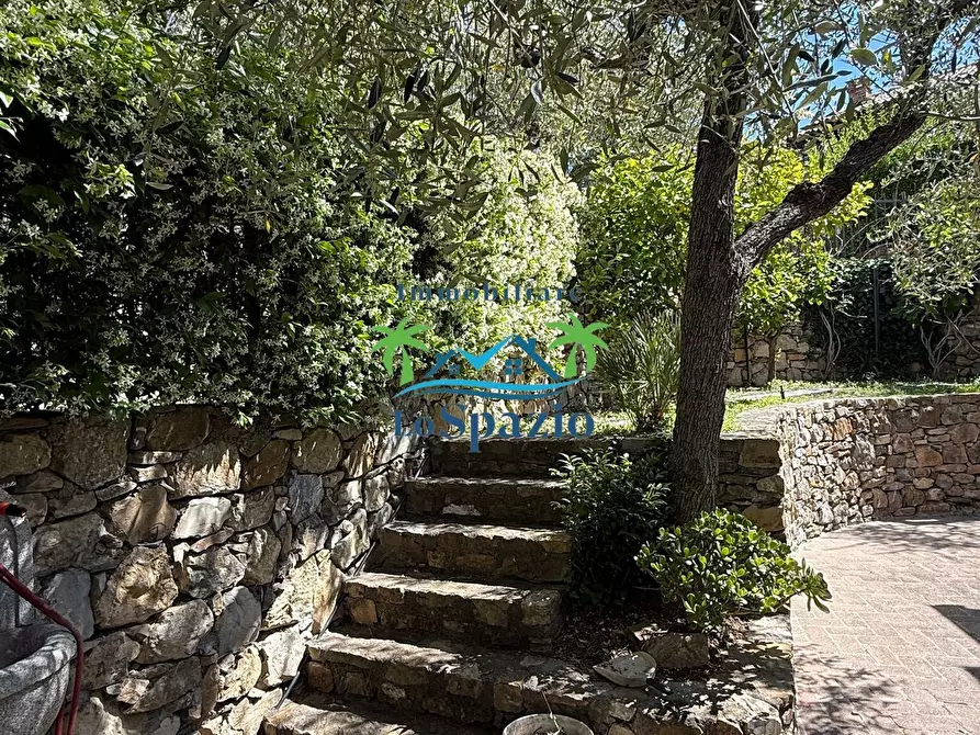 Immagine 27 di Villa in vendita  in via mezzacqua a Andora
