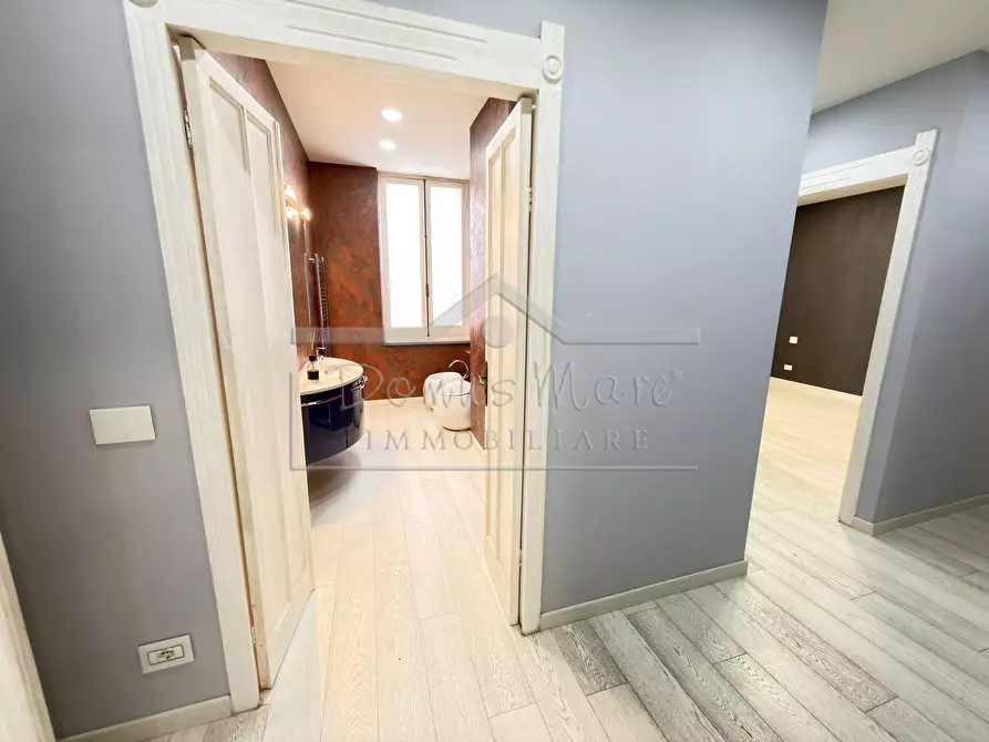 Immagine 23 di Attico in vendita  in Corso Italia 13 a Savona