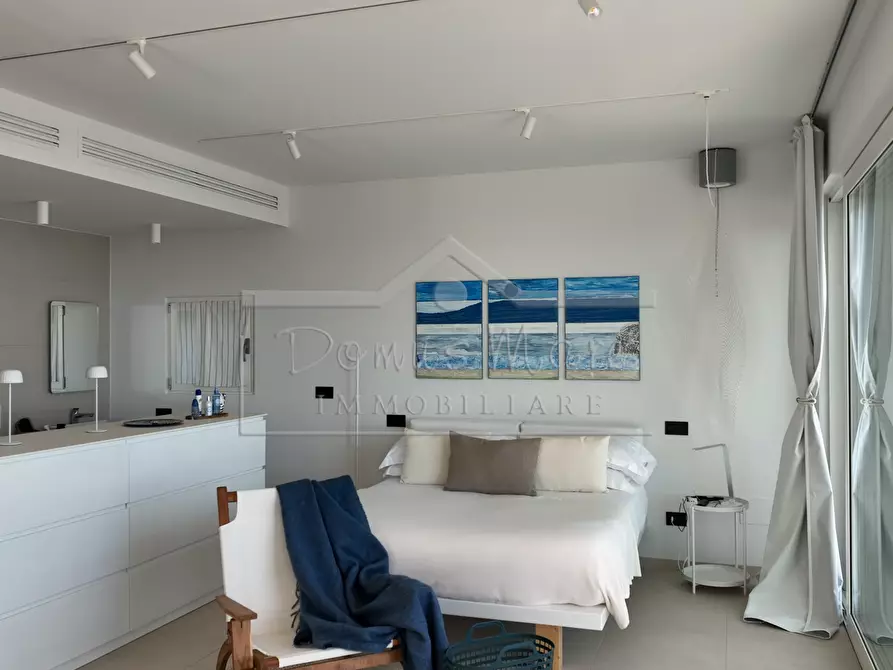 Immagine 11 di Quadrilocale in vendita  in Via Mede 11 a Bergeggi