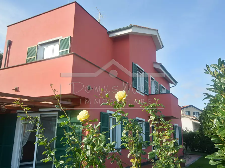 Immagine 32 di Villa in vendita  a Celle Ligure