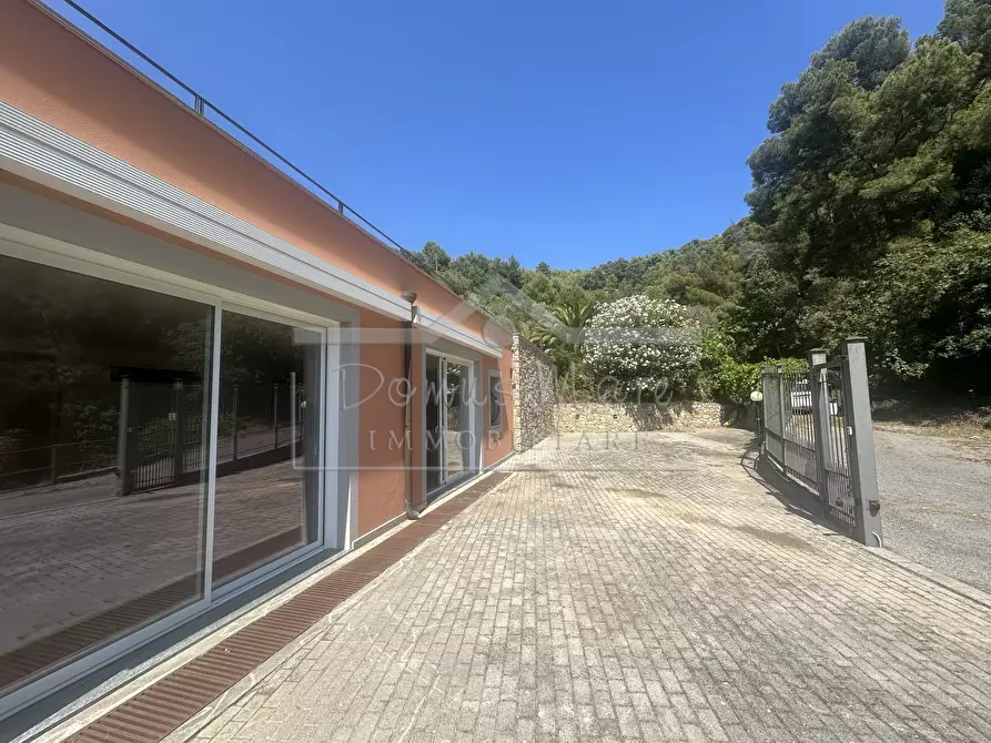 Immagine 34 di Villa in vendita  in Via Laiolo 50 a Spotorno