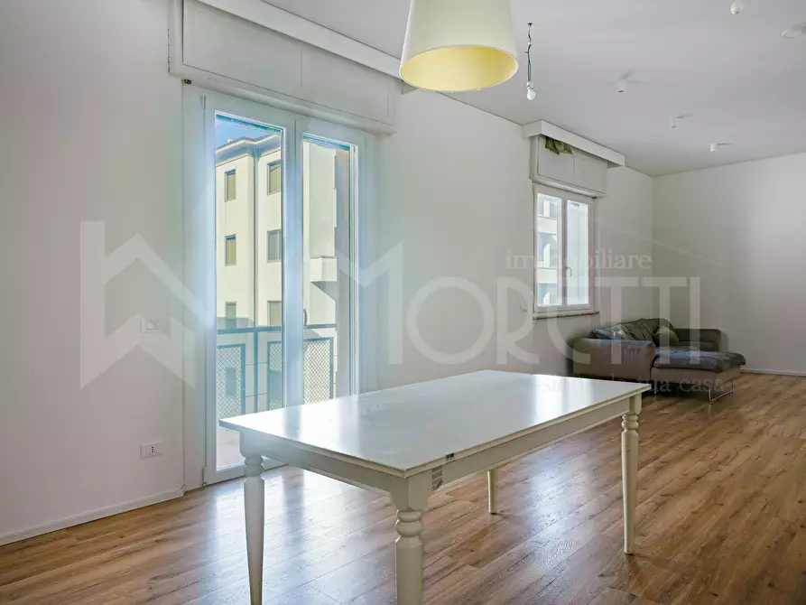 Immagine 4 di Pentalocale in vendita  in Via Costanzo Ebat a Livorno