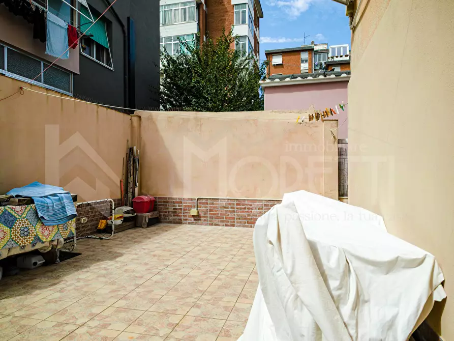 Immagine 17 di Pentalocale in vendita  in Via dell'Alloro a Livorno