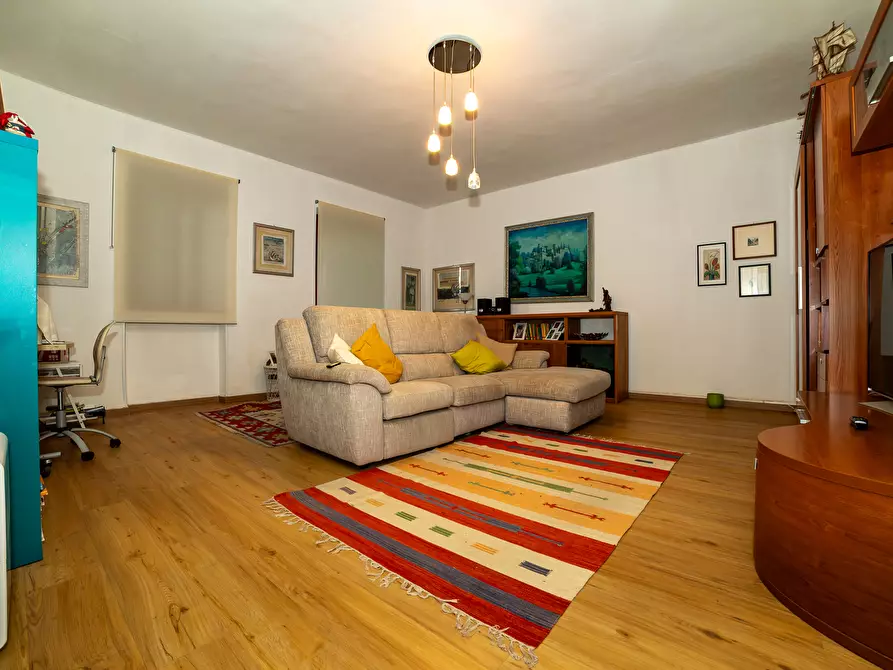 Immagine 38 di Villa in vendita  in Via Delle Corti a Collesalvetti