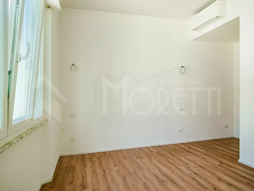 Immagine 52 di Pentalocale in vendita  in Via Costanzo Ebat a Livorno