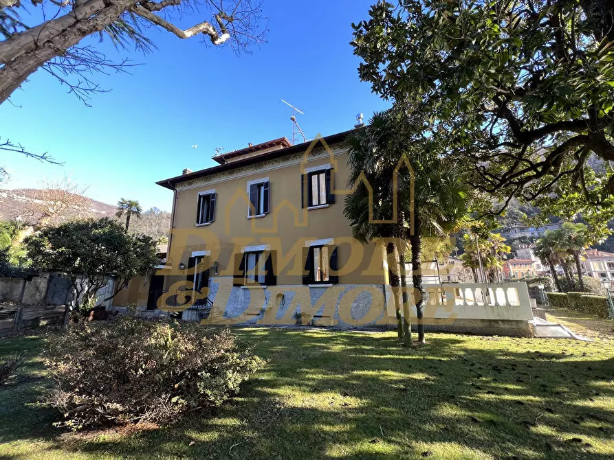 Immagine 48 di Villa in vendita  in Viale Garibaldi 68 a Maccagno Con Pino E Veddasca